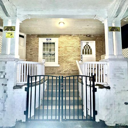 3 Bedrooms, Boardwalk Duplex Beachblock Home! Atlantic City Exterior photo