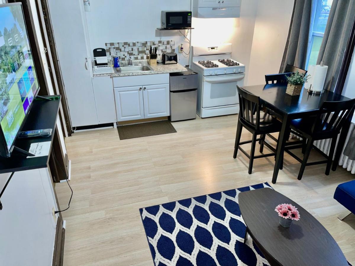 3 Bedrooms, Boardwalk Duplex Beachblock Home! Atlantic City Exterior photo