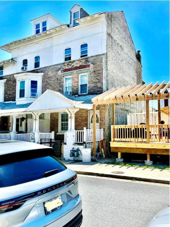 3 Bedrooms, Boardwalk Duplex Beachblock Home! Atlantic City Exterior photo