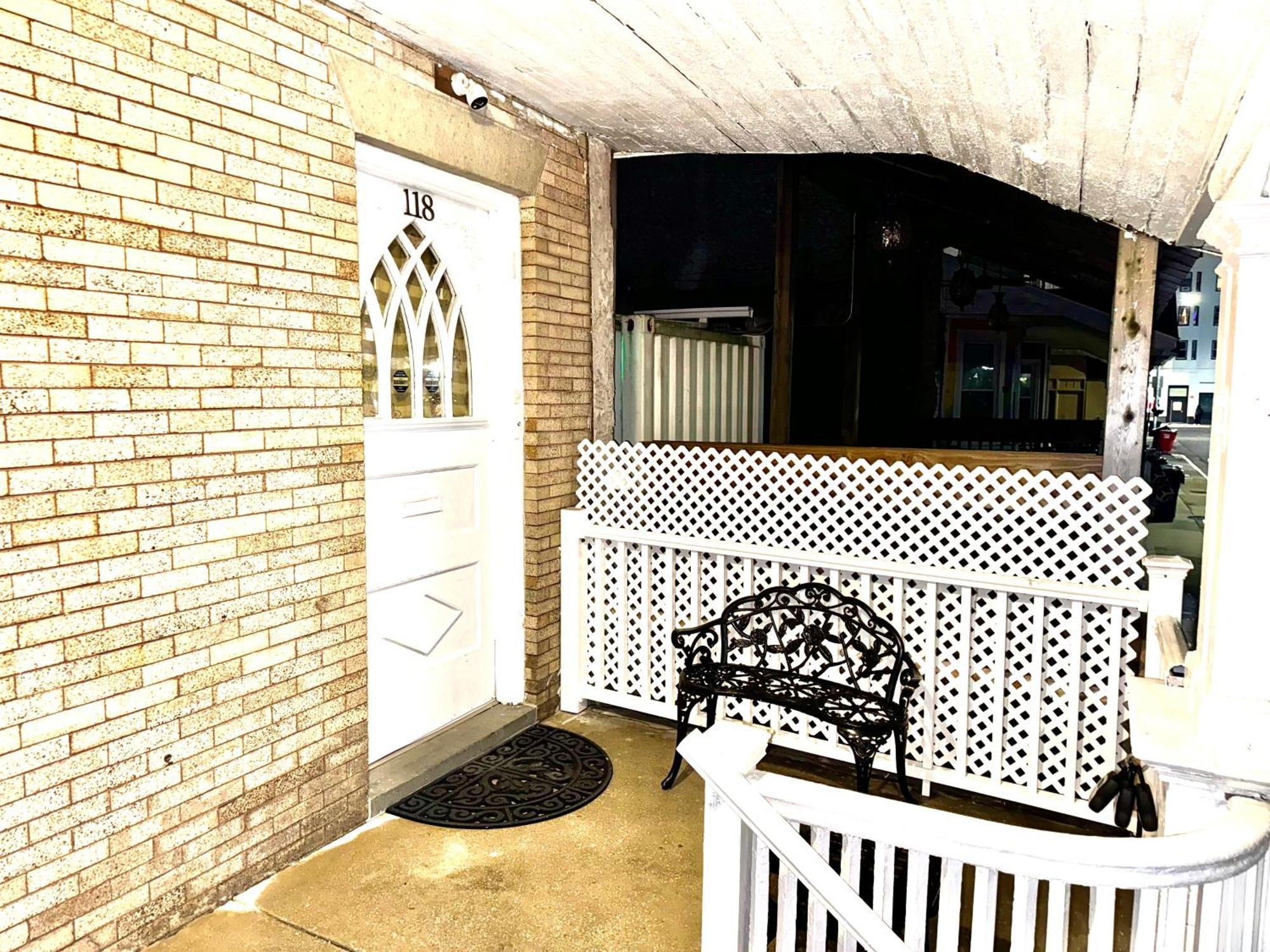 3 Bedrooms, Boardwalk Duplex Beachblock Home! Atlantic City Exterior photo